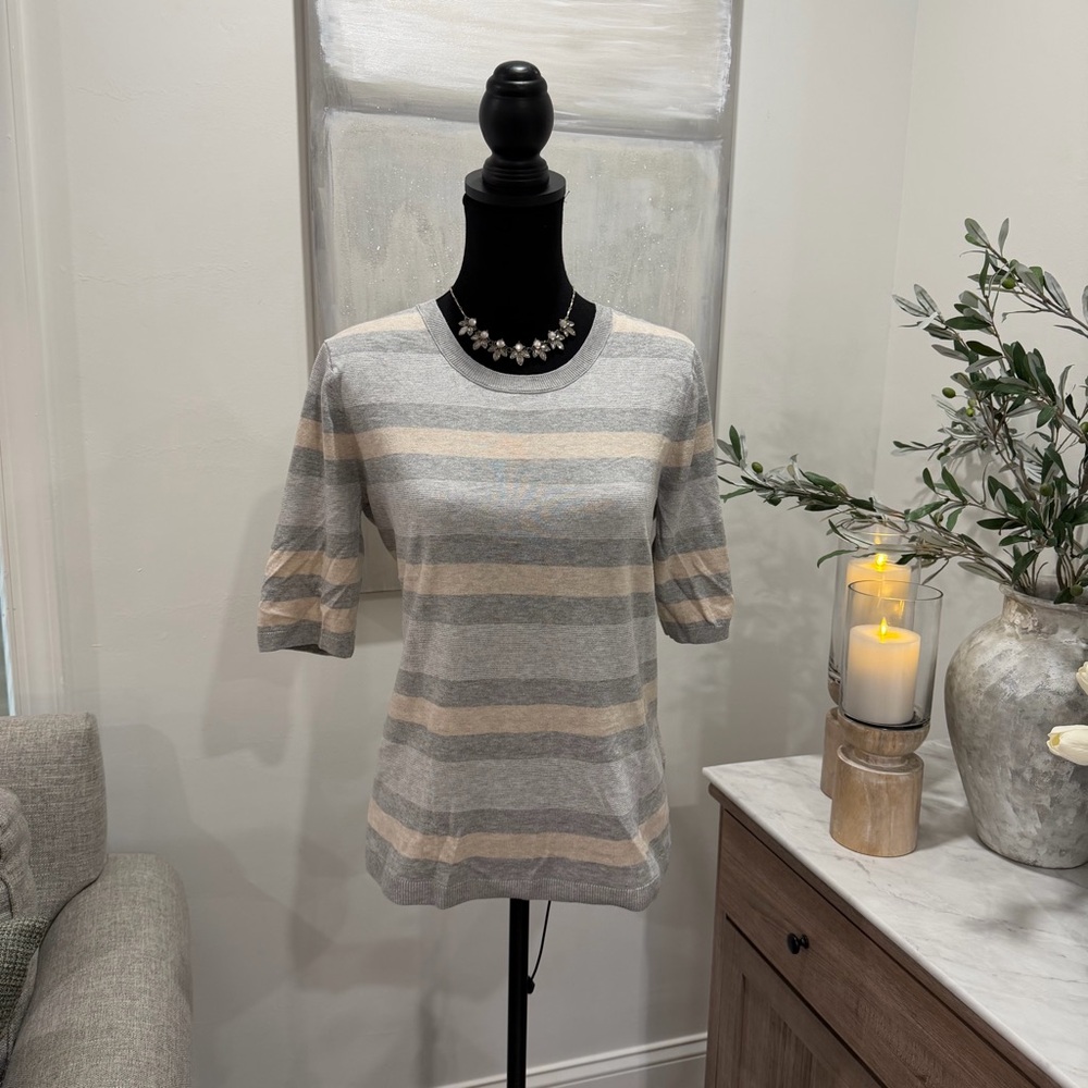 Banana Republic Gray and Cream Women's Lightweight Sweater Top